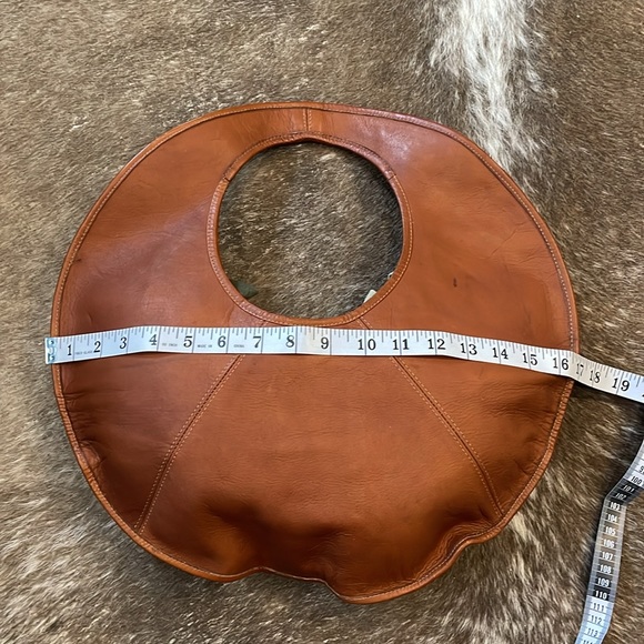 Egg/Moon Purse Leather from Columbia Vintage - Picture 11 of 13